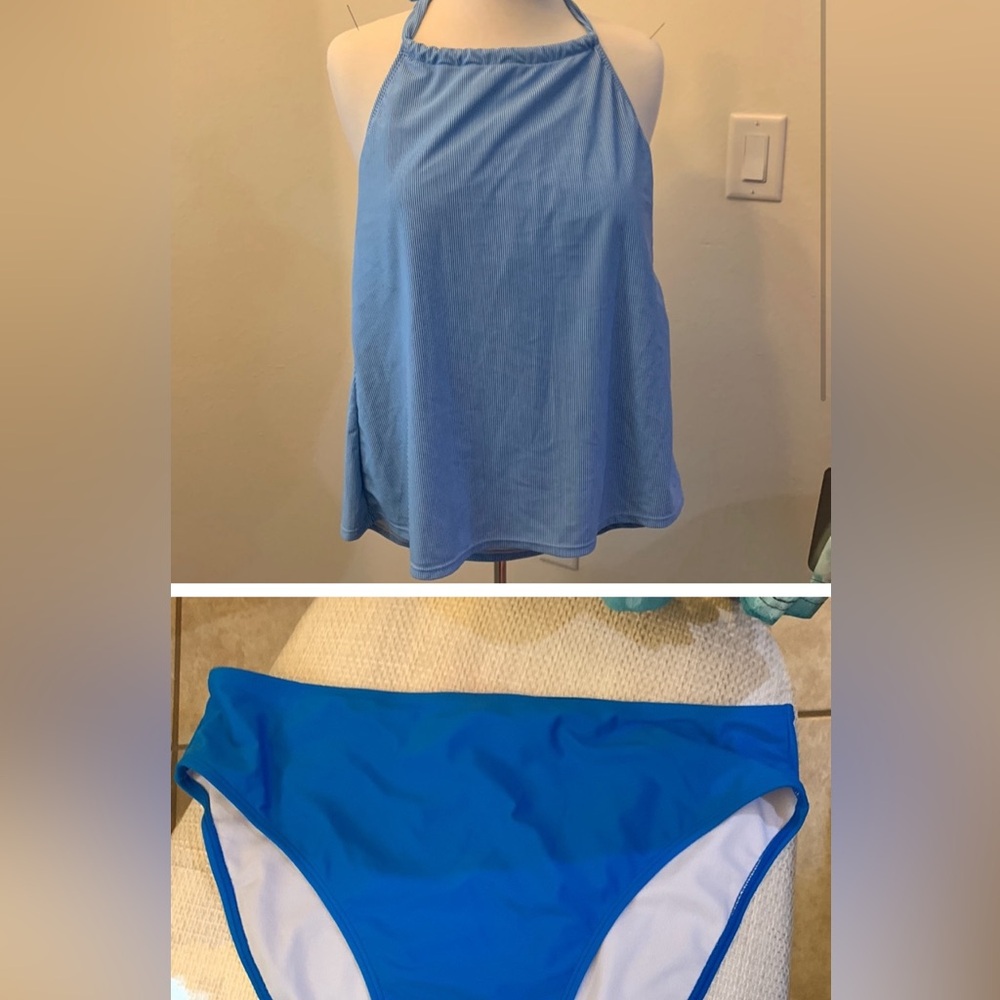 Ladies bathing suit‎ swimsuit size 16. NWT two piece very forgiving